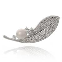 Brass Brooch, with ABS Plastic Pearl & Cubic Zirconia, Feather, platinum plated, Unisex 