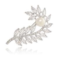 Brass Brooch, with ABS Plastic Pearl & Cubic Zirconia, Leaf, platinum plated, Unisex 