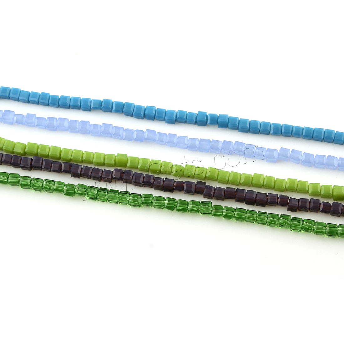Perles de verre mixte, Des billes de verre, Carré, normes différentes pour le choix, plus de couleurs à choisir, Trou:Environ 0.5-1mm, 100PC/brin, Vendu par brin