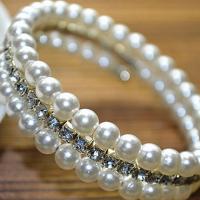 Pulseras de diamantes de imitación de la aleación de cinc, aleación de zinc, con Perlas plásticas, chapado en color de plata, para mujer & 3-aro & con diamantes de imitación, diámetro interior:aproximado 65mm, Vendido por UD