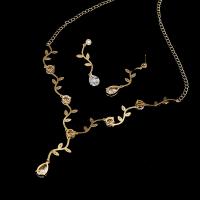 真鍮の立方ジルコニアの宝石類セット, 銅, スタッド イヤリング & ネックレス, メッキ, 女性用 & キュービックジルコニアのある, 無色, 43mm, 長さ:約 16.9 インチ, 売り手 セット
