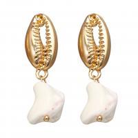 Pendiente de aleación de cinc con perlas plásticas, aleación de zinc, chapado, imitación de perla & para mujer, dorado, 35x11mm, Vendido por Par