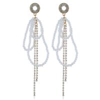 Kunststoff Perle Zink Legierung Ohrring, Zinklegierung, mit Kunststoff Perlen, plattiert, für Frau & mit Strass, weiß, 115x35mm, verkauft von Paar