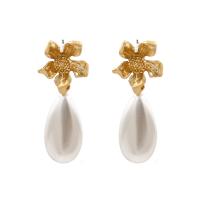 Kunststoff Perle Zink Legierung Ohrring, Zinklegierung, mit Kunststoff Perlen, plattiert, für Frau, goldfarben, 42x16mm, verkauft von Paar