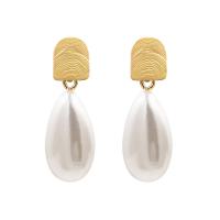 Kunststoff Perle Zink Legierung Ohrring, Zinklegierung, mit Kunststoff Perlen, plattiert, für Frau, goldfarben, 32x12mm, verkauft von Paar