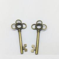 Zinklegierung Schlüssel Anhänger, antike Bronzefarbe plattiert, hohl, 62x27x3mm, Bohrung:ca. 4mm, 100PCs/Tasche, verkauft von Tasche