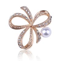 Rhinestone Zinc Alloy Brooch, with Plastic Pearl, plated, for woman & with rhinestone 39*40mm 
