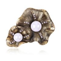 Rhinestone Zinc Alloy Brooch, with Plastic Pearl, plated, for woman & with rhinestone 55*43mm 