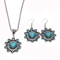 Turquoise Zinc Alloy Jewelry Sets, earring & necklace, with Natural Turquoise, Flower, antique silver color plated, lantern chain & for woman & with rhinestone & hollow, green Approx 27.56 Inch 