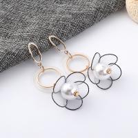 Plastic Pearl Zinc Alloy Earring, with Resin & Plastic Pearl, Flower, gold color plated, for woman 67mm 