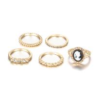 Zinc Set anillo de aleación, aleación de zinc, chapado en color dorado, 5 piezas & Joyería & para mujer & con diamantes de imitación, Vendido por Set