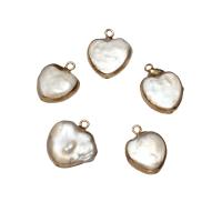 Cultured Freshwater Pearl Brass Pendant, with Brass, Flat Heart, gold color plated, 18*19*7mm-14*17*5mm 