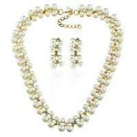 Rhinestone en alliage de zinc bijoux , boucle d'oreille & collier, avec perle de plastique, Placage, pour femme & avec strass, doré, Vendu par fixé