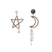 Zinklegierung asymmetrische Ohrringe, mit Kunststoff Perlen, plattiert, Koreanischen Stil & für Frau & mit Strass, 60x95mm, verkauft von Paar