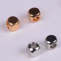 Weinlese Messing Perlen, Quadrat, plattiert, keine, 5x5x5mm, Bohrung:ca. 3mm, 100PCs/Tasche, verkauft von Tasche