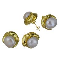 Brass Stud Earring, with Freshwater Pearl, gold color plated, for woman, 20-22x20-22mm 