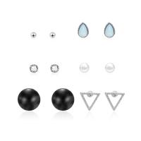 Zinc alliage strass Stud Earring, alliage de zinc, avec Plastique ABS perle & résine, acier inoxydable puce boucle d'oreille, Placage de couleur platine, 6 pièces & pour femme & avec strass & noircir, Vendu par fixé