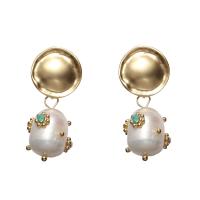 Boucles d'oreilles d'eau douce de Perle , perle d'eau douce cultivée, avec laiton, Placage de couleur d'or, pour femme & avec strass, blanc Vendu par paire