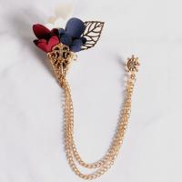 Rhinestone Zinc Alloy Brooch, with Cloth, gold color plated, fashion jewelry & Unisex & with rhinestone 