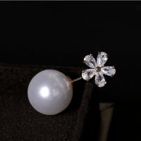 Brass Brooch, with Plastic Pearl, Flower, gold color plated, fashion jewelry & Unisex & micro pave cubic zirconia, white 