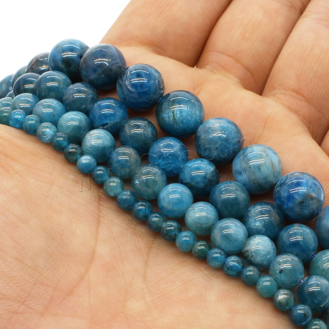 Apatit Perlen, Apatite, rund, verschiedene Größen vorhanden, blau, Bohrung:ca. 1mm, Länge:ca. 14.9 ZollInch, verkauft von Strang