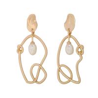 Plastic Pearl Zinc Alloy Earring, with Plastic Pearl, plated, fashion jewelry & for woman, golden 