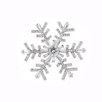 Broche de zircon cubique, laiton, flocon de neige, Plaqué de platine, pavé de micro zircon & pour femme Vendu par PC