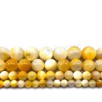 perle de coquillage teint, coquille, poli, DIY & normes différentes pour le choix, Jaune, Vendu par brin