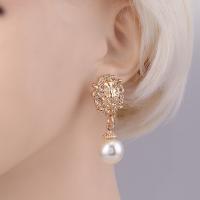 Kunststoff Perle Zink Legierung Ohrring, Zinklegierung, mit Kunststoff Perlen, für Frau, weiß, verkauft von Paar