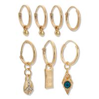 Zinc-Alloy-Huggie-Hoop-Earring, alliage de zinc, boucle d'oreille, bijoux de mode & pour femme & avec strass, Vendu par fixé