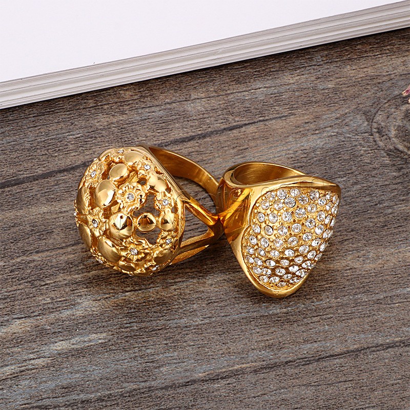 Anilo de dedo de acero inoxidable, chapado en oro de 18 K, diverso tamaño para la opción & diferentes estilos para la opción & para mujer & con diamantes de imitación, más colores para la opción, Vendido por UD