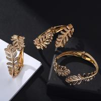 Zinc Alloy Cuff Bangle, Leaf, gold color plated, fashion jewelry & for woman, golden 