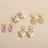 Huggie Hoop Drop Earring, Zinc Alloy, earring, with Plastic Pearl & Brass, gold color plated, fashion jewelry & for woman, metallic color plated, 20mm,30mm,28mm 