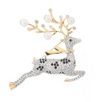 Cubic Zirconia Brooch, Brass, with Plastic Pearl, Deer, plated, micro pave cubic zirconia & for woman, metallic color plated, nickel, lead & cadmium free 
