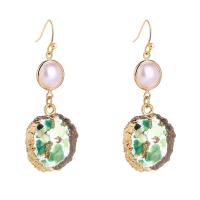 Süßwasser Perle Tropfen Ohrring, Zinklegierung, goldfarben plattiert, für Frau, grün, 15x46mm, verkauft von Paar