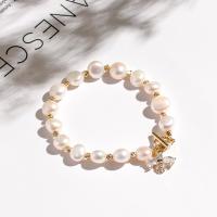 bracelet en laiton de perle d'eau douce cultivée, avec zircon cubique & laiton, Rond, Placage, bijoux de mode & pour femme, blanc, 170mm, Vendu par brin