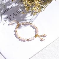 bracelet en laiton de perle d'eau douce cultivée, avec laiton, Rond, Placage, bijoux de mode & pour femme, blanc, 190mm, Vendu par brin