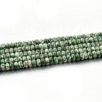 Perles en pierres aux taches vertes, Pierre de tache vert, abaque, poli, DIY, vert Vendu par brin