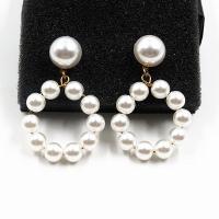 Zink Legierung Tropfen Ohrring, Zinklegierung, mit Kunststoff Perlen, Modeschmuck, weiß, verkauft von Paar