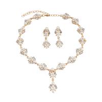 Rhinestone en alliage de zinc bijoux , boucle d'oreille & collier, avec perle de plastique, Placage de couleur d'or, pour femme & avec strass, blanc, 30mm .9 pouce, Vendu par fixé