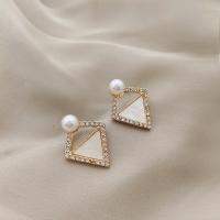 Zinc Alloy Rhinestone Stud Earring, with Plastic Pearl, fashion jewelry, golden 