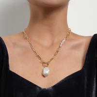 Collier de perles en plastique, alliage de zinc, avec perle de plastique, Placage, bijoux de mode, plus de couleurs à choisir, Vendu par brin