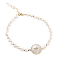 bracelet en laiton de perle d'eau douce cultivée, avec coquille & laiton, Placage de couleur d'or, pavé de micro zircon & pour femme, blanc, 14mm .69 pouce, Vendu par brin