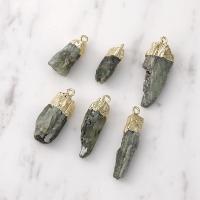 Piedras preciosas colgantes de latón, metal, con Piedra natural, Joyería & Bricolaje, verde, L:22-35mm    W:8-15mm, Vendido por UD