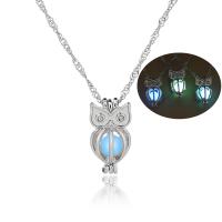 Подсвеченные Ожерелье, цинковый сплав, с Ночной свет-Камень, ювелирные изделия моды & блестящий в ночи, Много цветов для выбора, 45CM, продается Strand