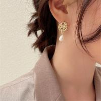 Boucle d'oreille en alliage de zinc en plastique perle, avec perle de plastique, bijoux de mode, doré Vendu par paire