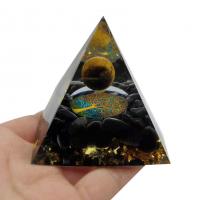 Synthetic Resin Pyramid Decoration, with Natural Gravel, Pyramidal, for home and office & durable 