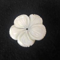 Weiße Lippenschale Perlen, Blume, Modeschmuck & DIY, weiß, 32mm, verkauft von PC