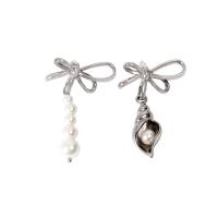 asymmetrische Ohrringe, Messing, mit Kunststoff Perlen, Sterling Silber Stecker, Schleife, platiniert, für Frau & hohl, 28x43mm, verkauft von Paar