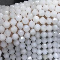 Weiße Chalcedon Perlen, Weiß Chalcedon, poliert, facettierte, Länge:ca. 38 cm, verkauft von Strang